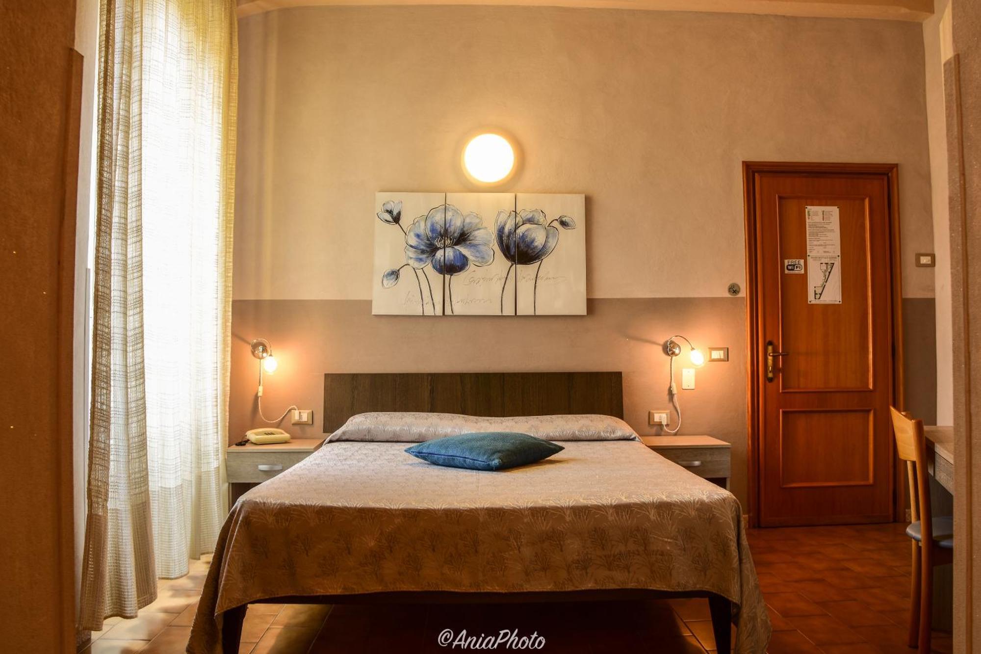 Albergo Florida Taggia Exterior foto