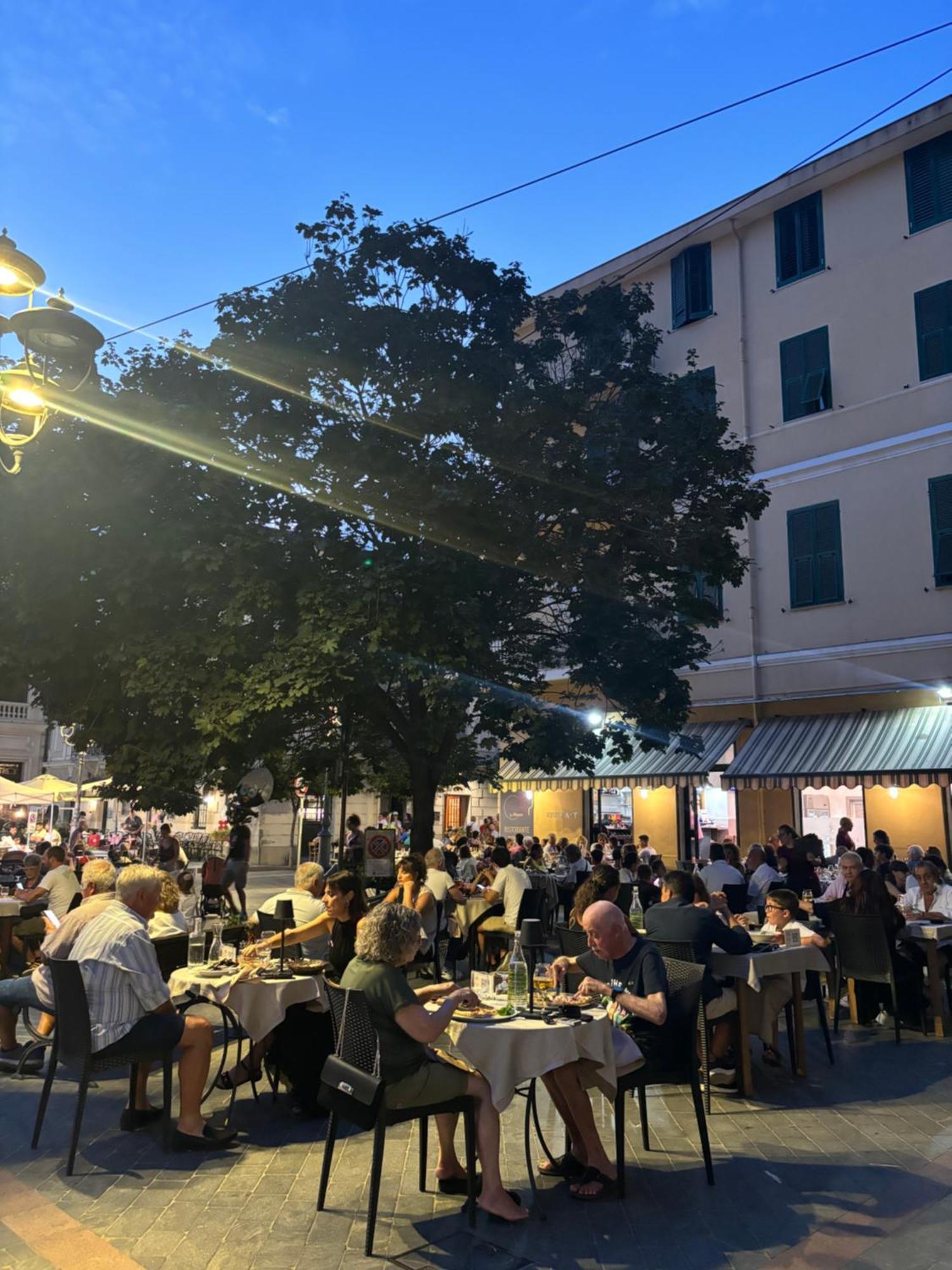 Albergo Florida Taggia Exterior foto